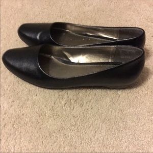 Black dress flats